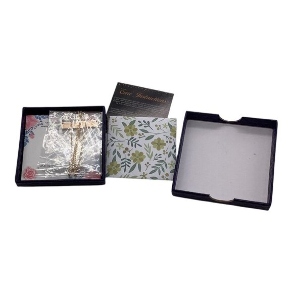 Initial C Bar Necklace Unisex Gold Tone With Gift Box - Picture 2 of 8